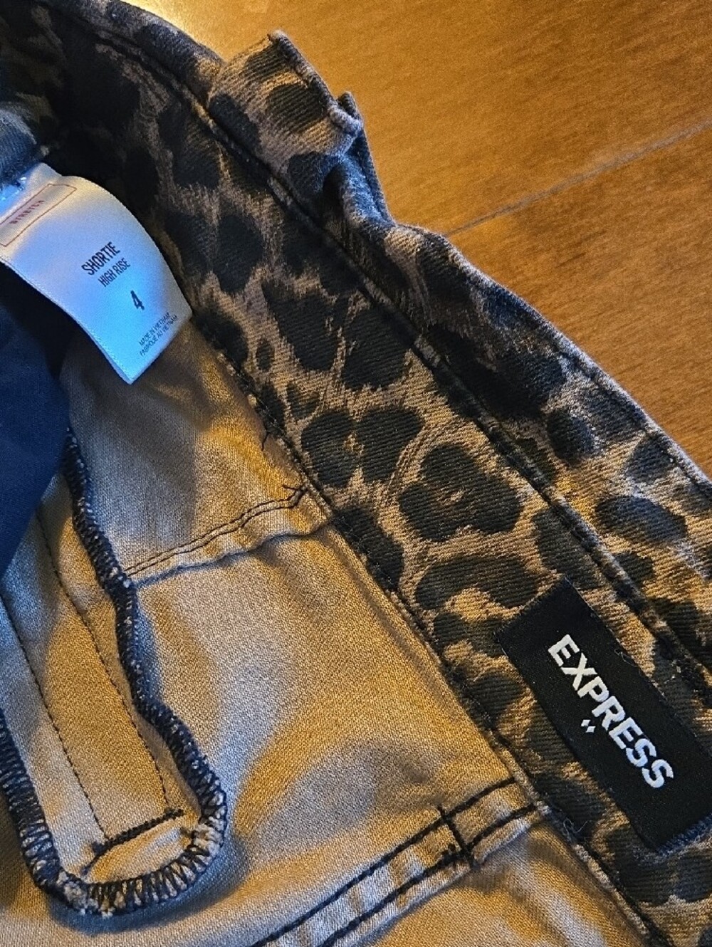 Express Leopard-Print High-Waist Tie-Belt Shorts - Blue/Black - Picture 2 of 4